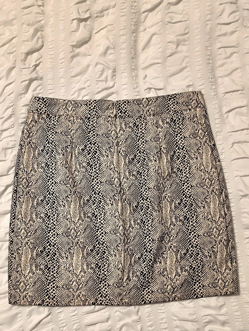Altar'd State BDSW2070 Snake Print Mini Skirt Size Small